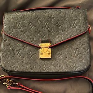 Louis Vuitton Pochette Metis in women’s handbags